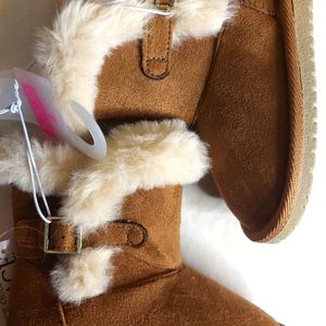 NWT The Childrens Place Toddler Size 7 Chestnut Color Fur Boots with Gold Buckle